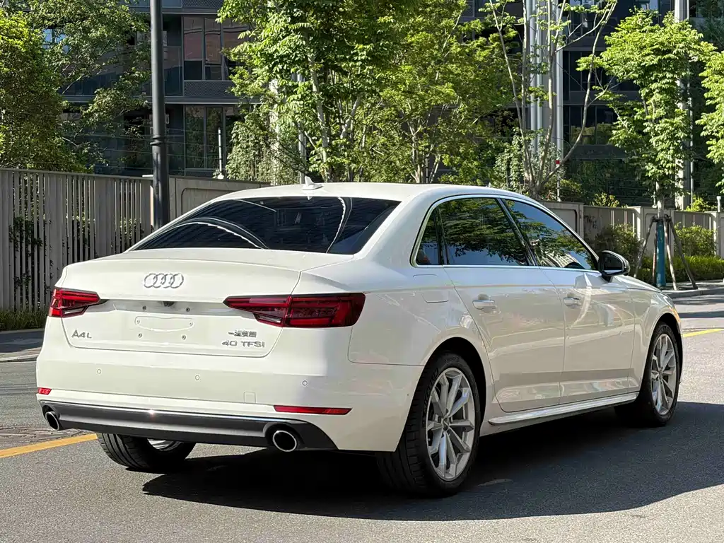 Audi A4L 2018 — фото 17