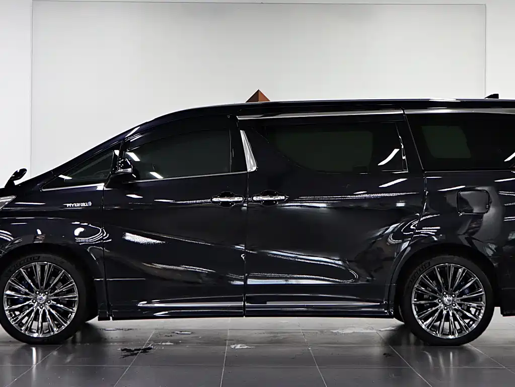 Toyota Vellfire 2022 — фото 7