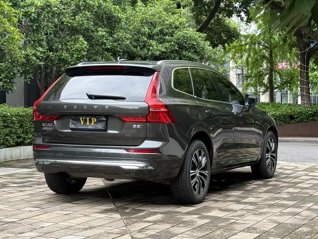 Volvo XC60 2022 — фото 19