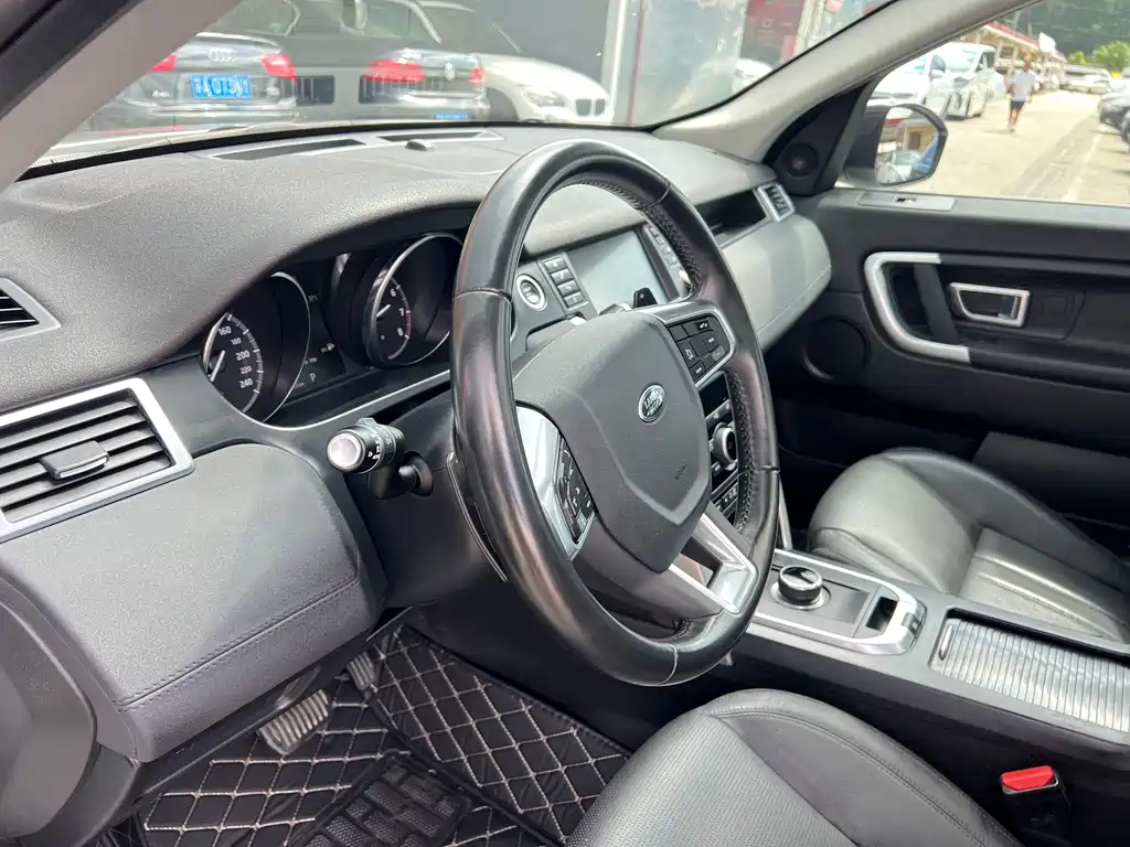 Land Rover Discovery Sport 2017 — фото 8