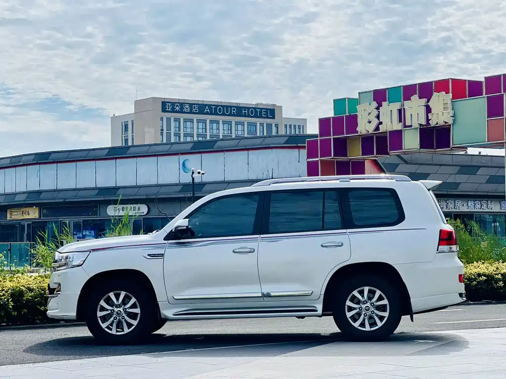 Toyota Land Cruiser 2020 — фото 3