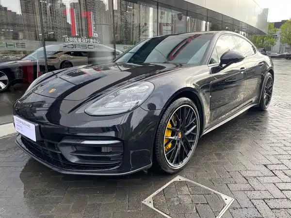 Porsche Panamera 2021