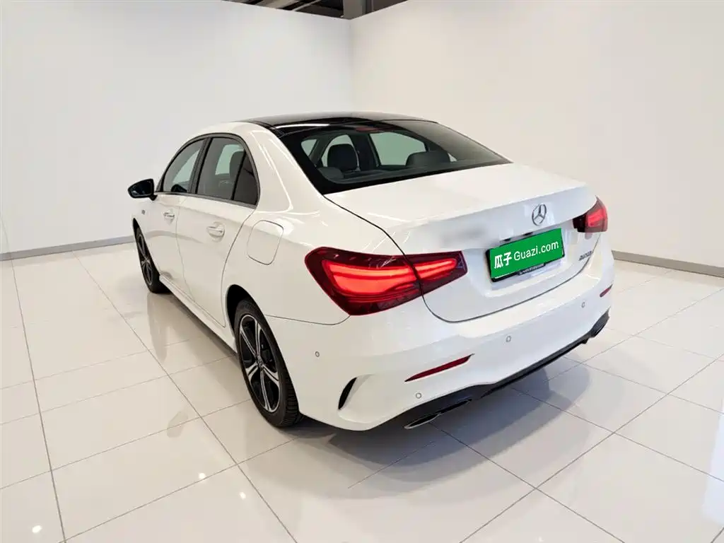 Mercedes-Benz A-Class 2024 — фото 9