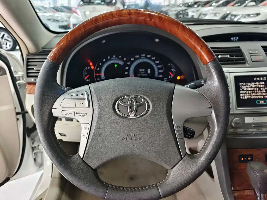 Toyota Camry 2009 — фото 11