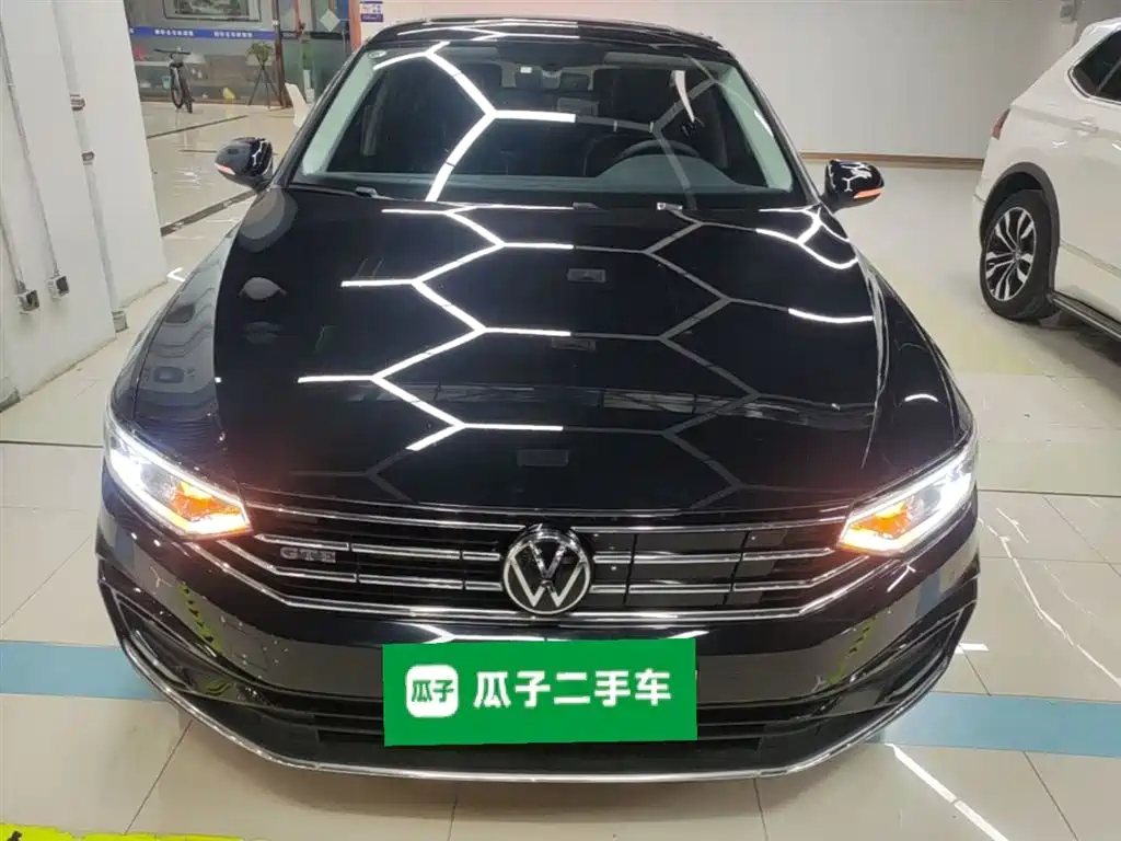 Volkswagen Magotan GTE PHEV 2023 — фото 3