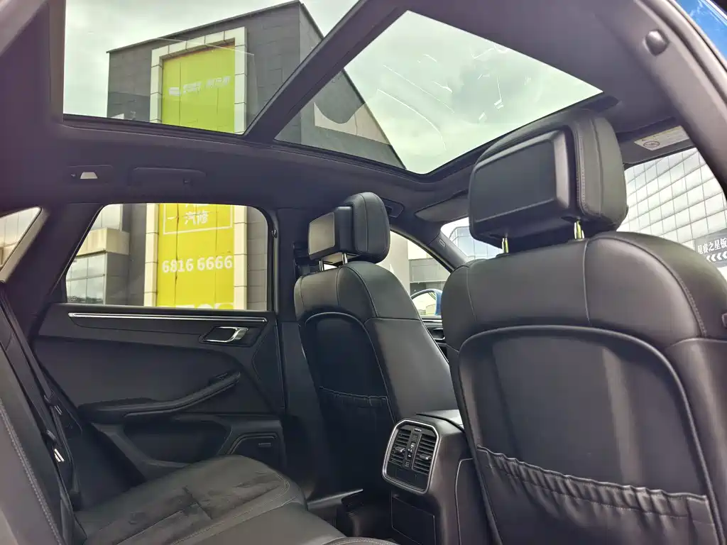 Porsche Macan 2016 — фото 11