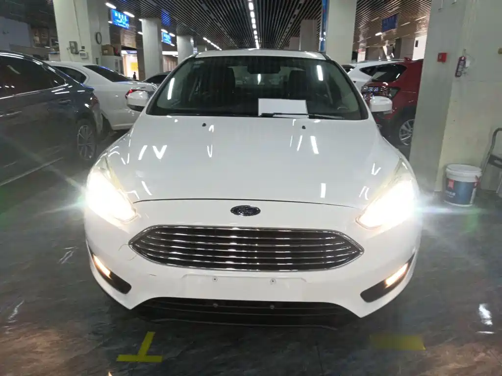 Ford Focus 2018 — фото 3