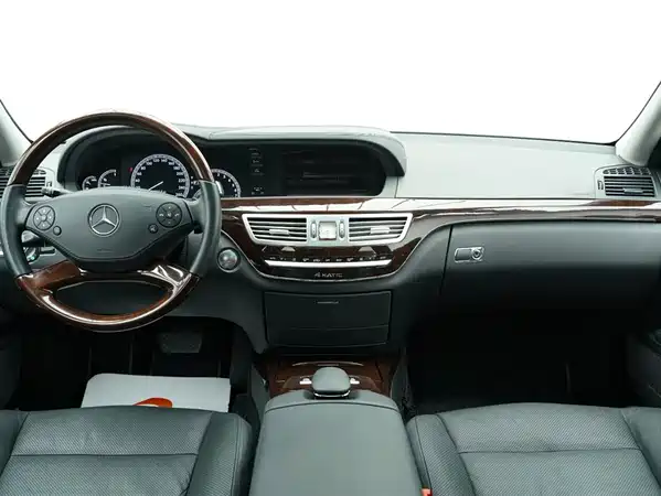Mercedes-Benz S-Class 2010