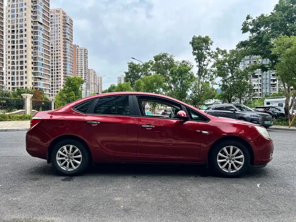 Buick Excelle 2013