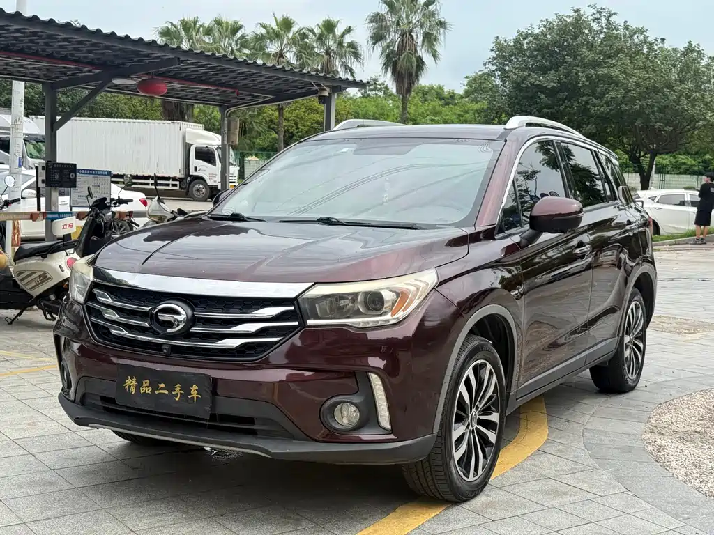 GAC Trumpchi GS4 2016 — фото 1