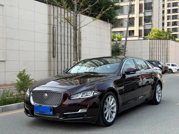 Jaguar XJ 2016
