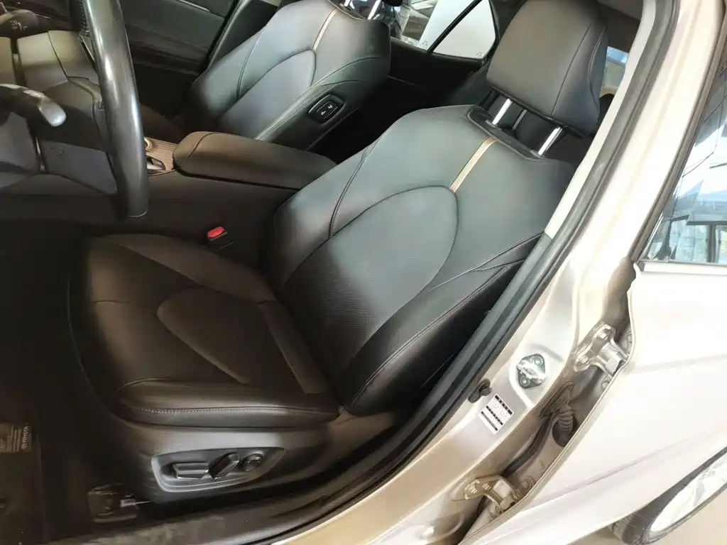 Toyota Camry 2020 — фото 11