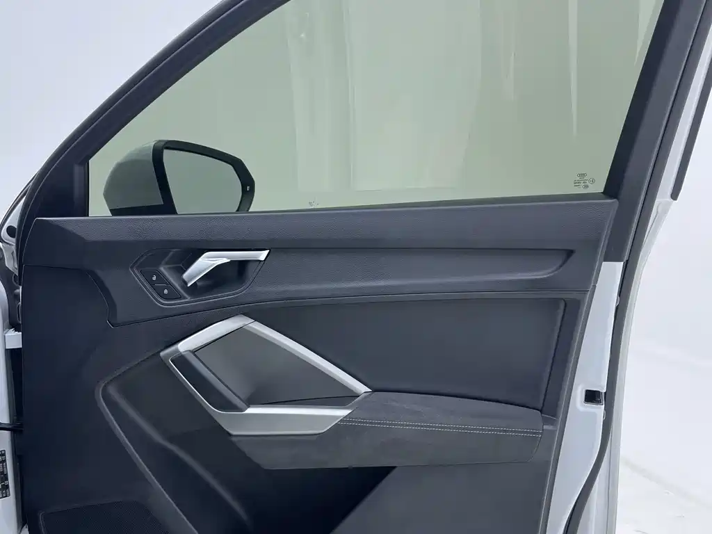 Audi Q3 2022 — фото 29
