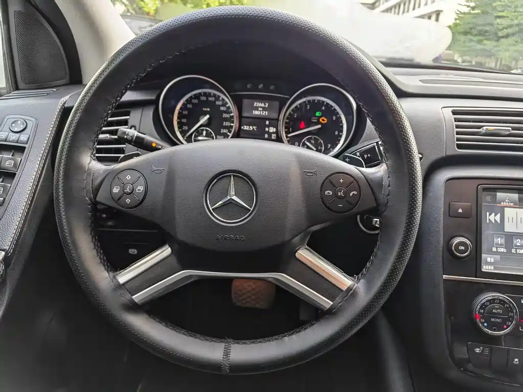 Mercedes-Benz R-Class 2014 — фото 11
