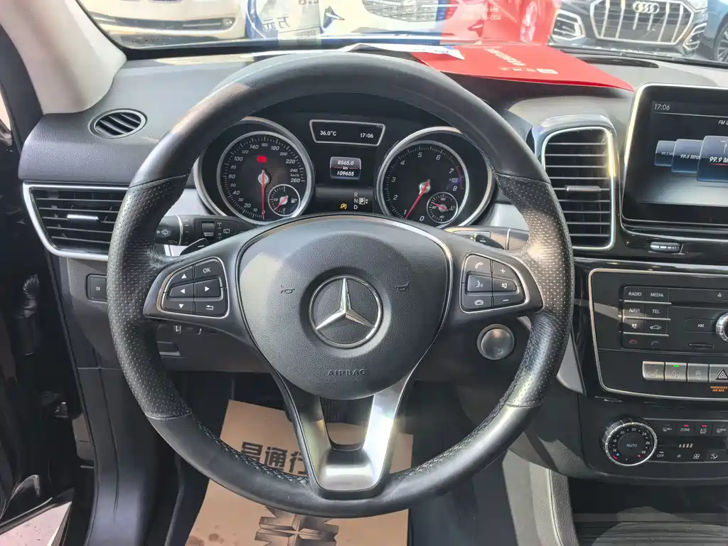 Mercedes-Benz GLE 2015 — фото 10