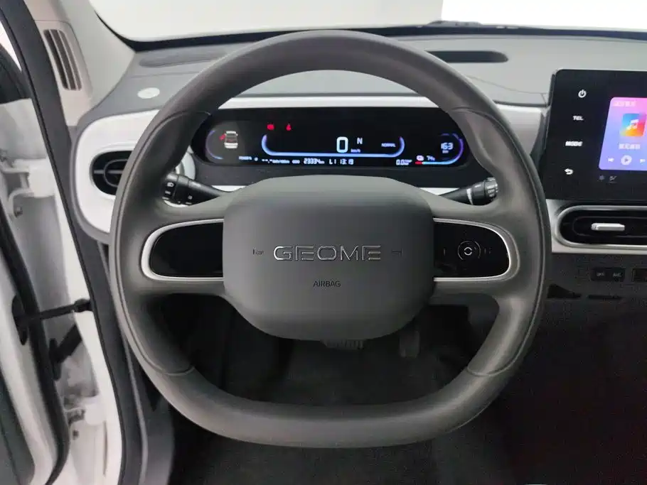 Geely Galaxy Panda 2025 — фото 15