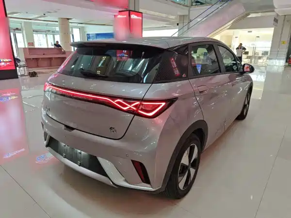 BYD Dolphin 2023