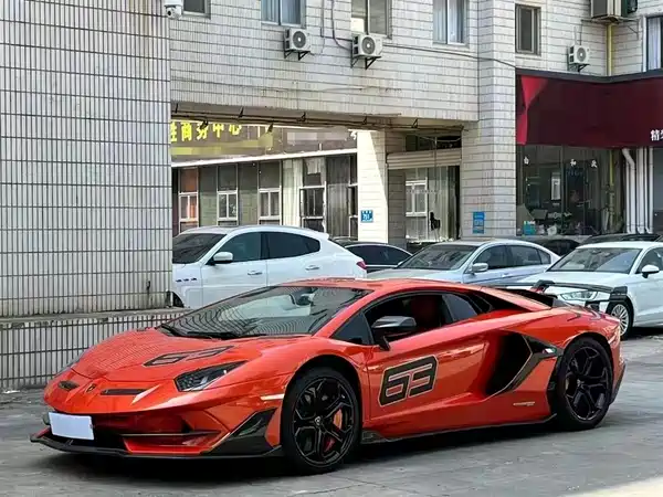 Lamborghini Aventador 2013