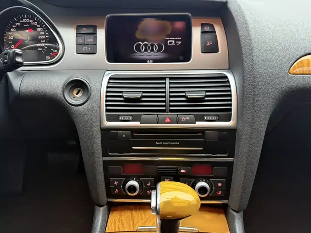 Audi Q7 2015 — фото 18
