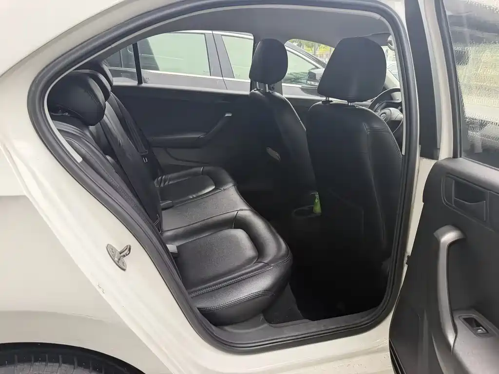 Volkswagen Santana 2013