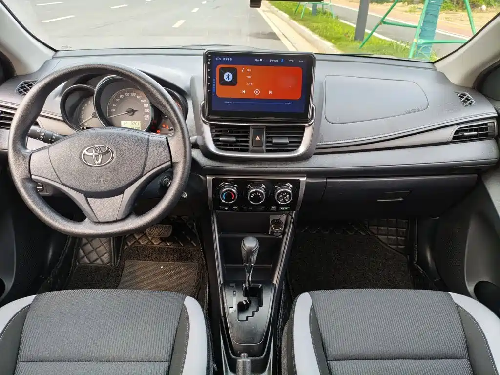 Toyota Yaris L 2020 — фото 14