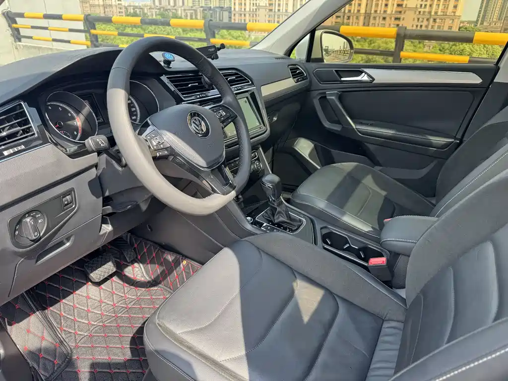 Volkswagen Tiguan L 2019 — фото 11