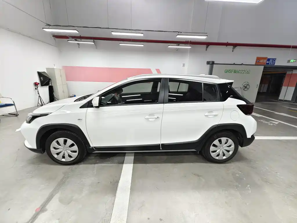 Toyota Yaris L 2022 — фото 2