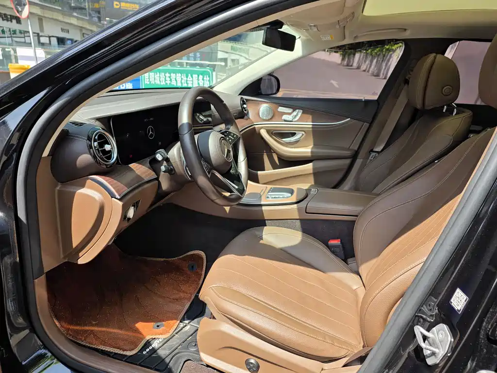 Mercedes-Benz E-Class 2023 — фото 6