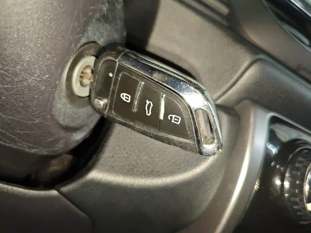 Toyota Yaris L 2020 — фото 11