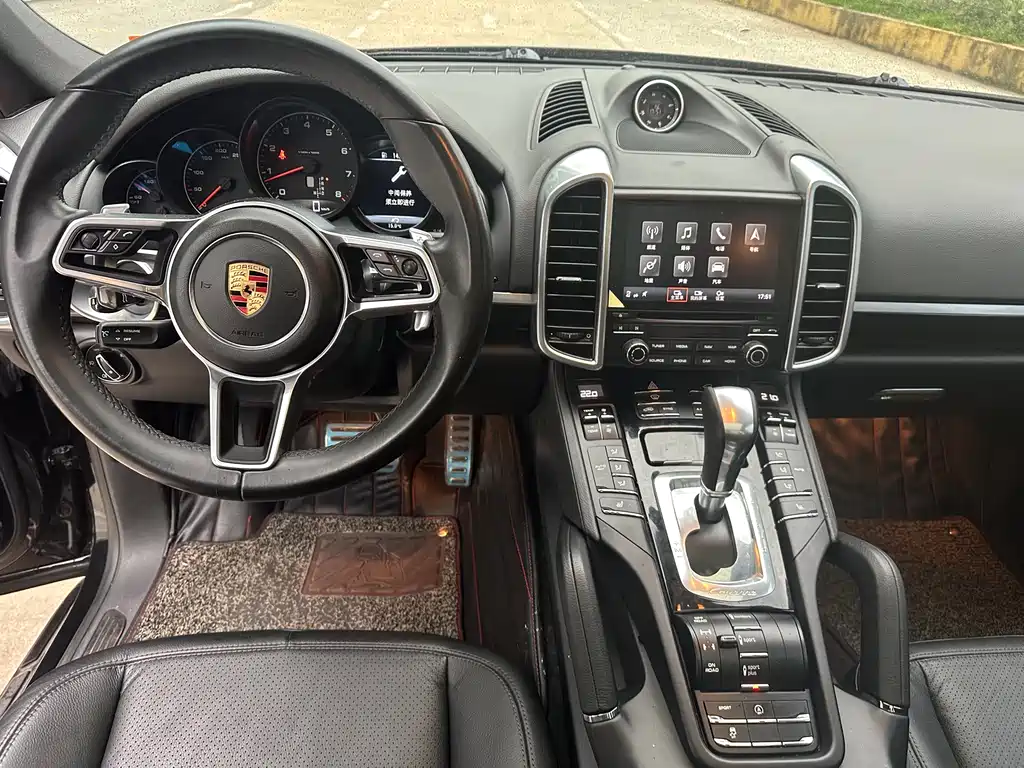 Porsche Cayenne 2017 — фото 10