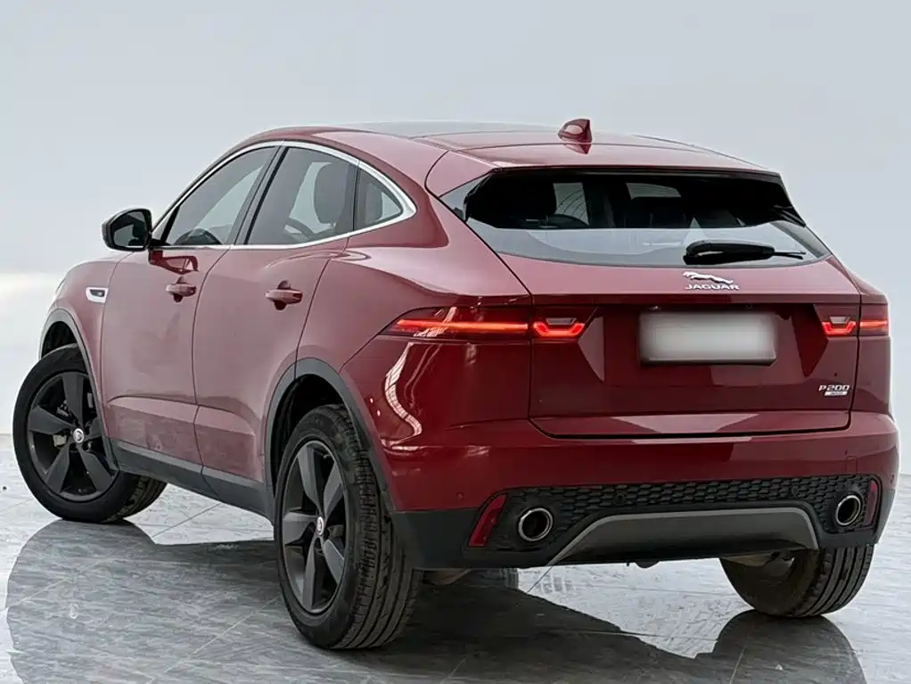 Jaguar E-PACE 2019 — фото 9