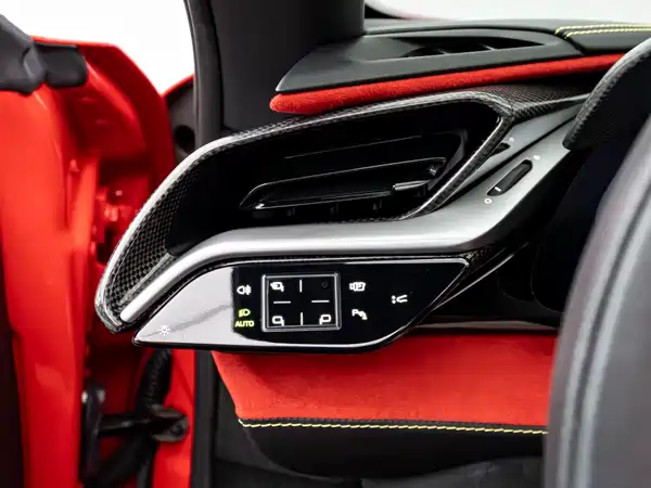 Ferrari SF90 2024