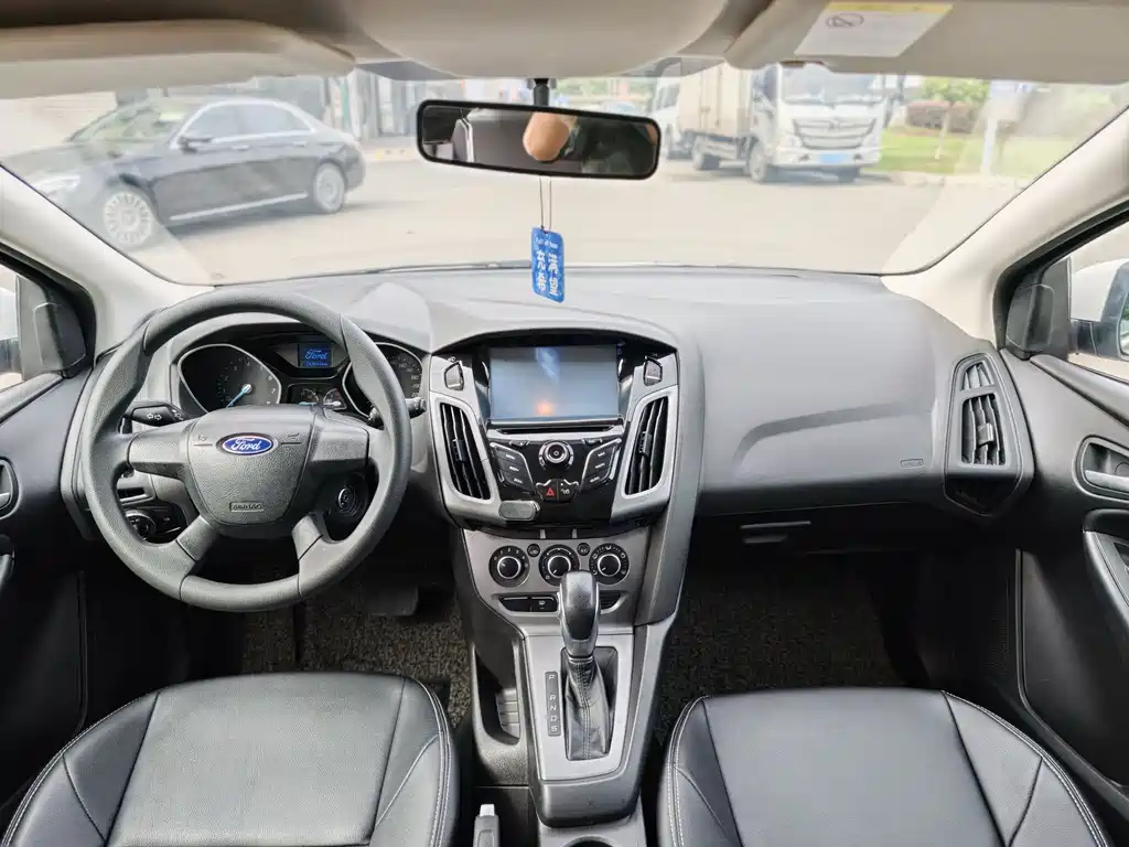 Ford Focus 2015 — фото 6