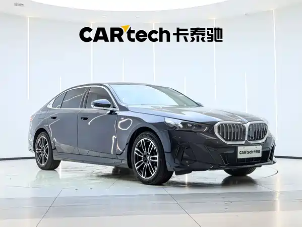 BMW 5 Series 2025