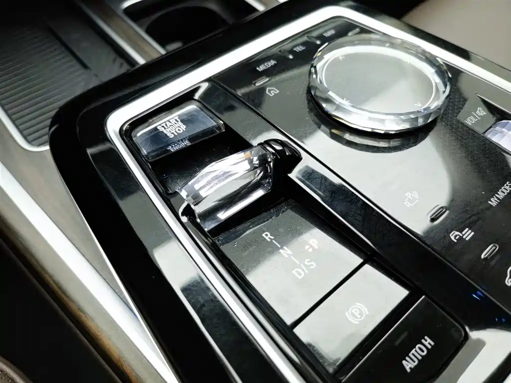 BMW 7 Series 2023 — фото 13