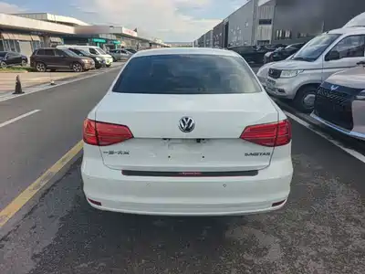 Volkswagen Sagitar 2016
