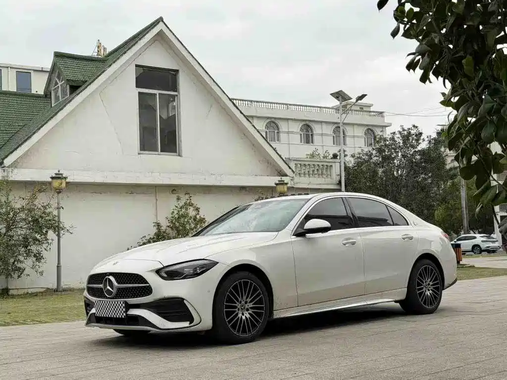 Mercedes-Benz C-Class 2024 — фото 6