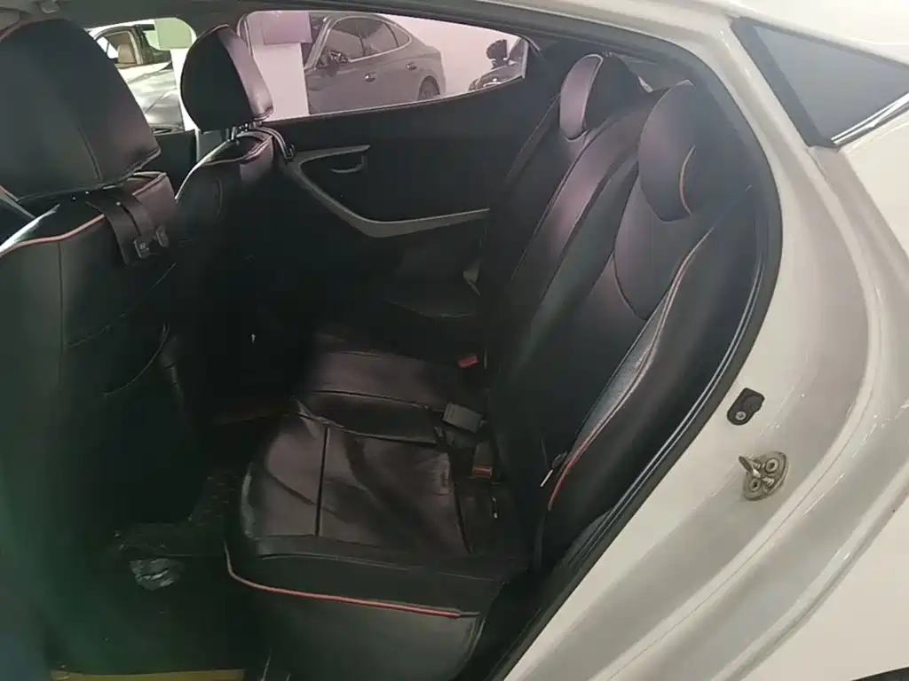 Hyundai Elantra Langdong 2017 — фото 17