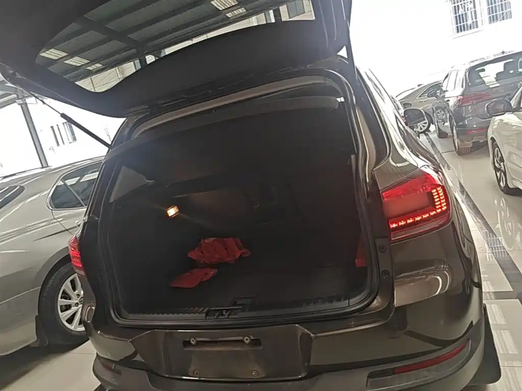 Volkswagen Tiguan 2016 — фото 19