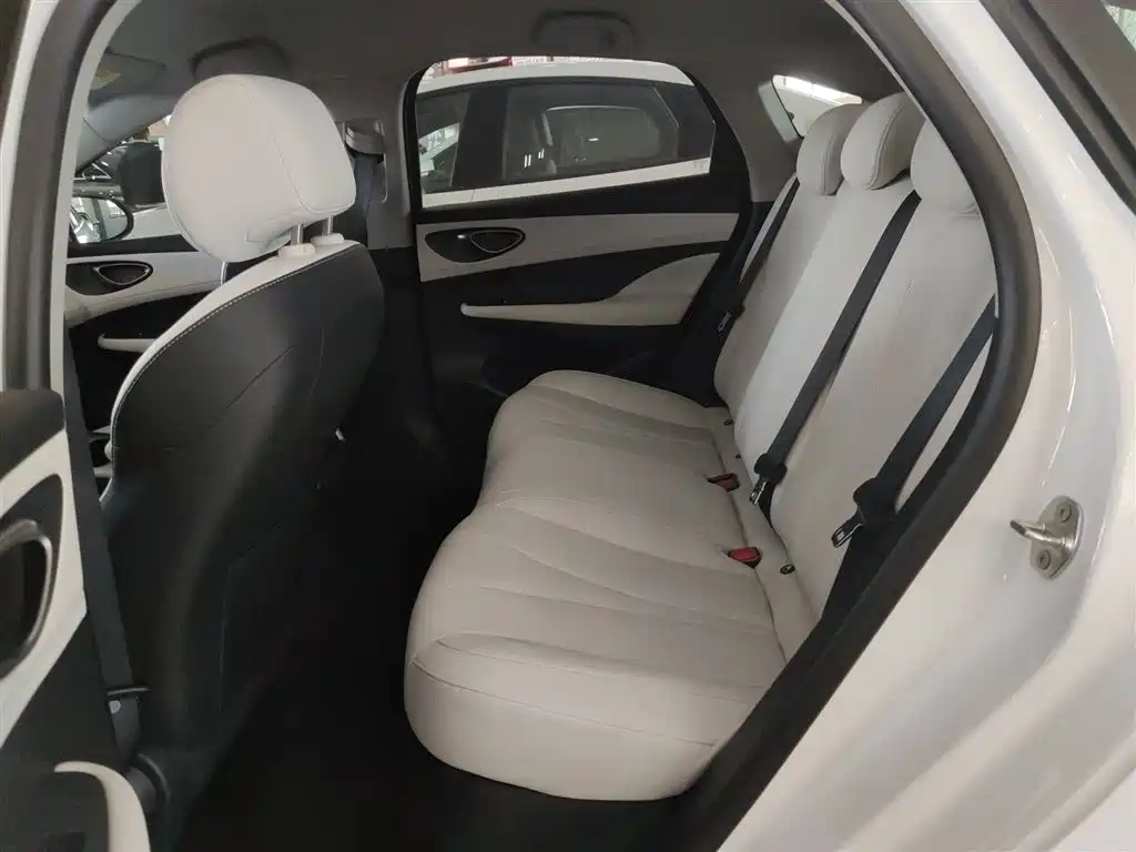 BYD Seal 05 DM-i 2025 — фото 17