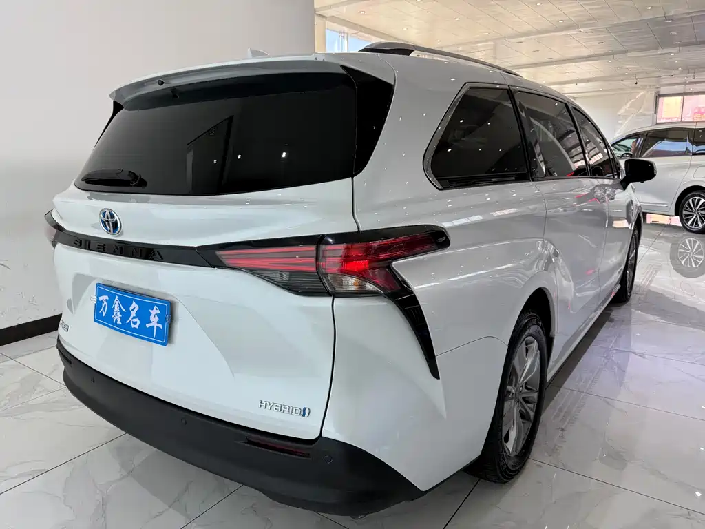 Toyota Sienna 2023 — фото 20
