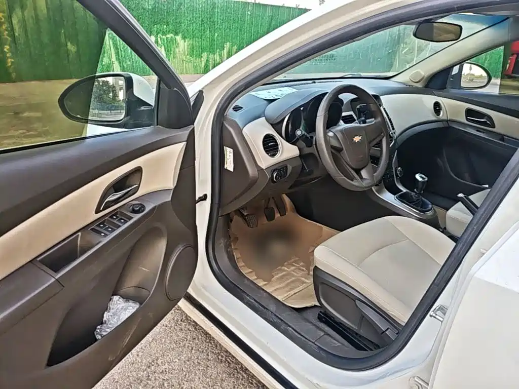Chevrolet Cruze 2015 — фото 16
