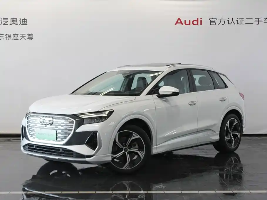 Audi Q4 E-Tron 2025 — фото 1