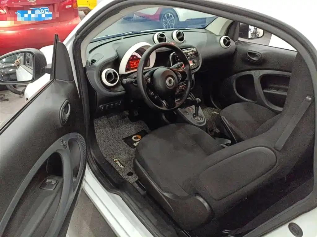 smart Fortwo 2018 — фото 16