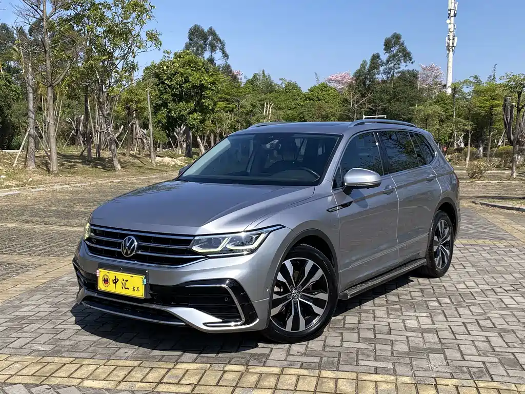Volkswagen Tiguan L 2021 — фото 1