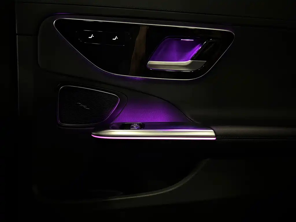 Mercedes-Benz C-Class 2023 — фото 24