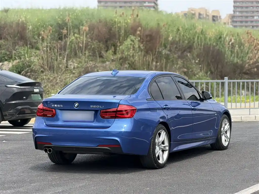 BMW 3 Series 2017 — фото 22