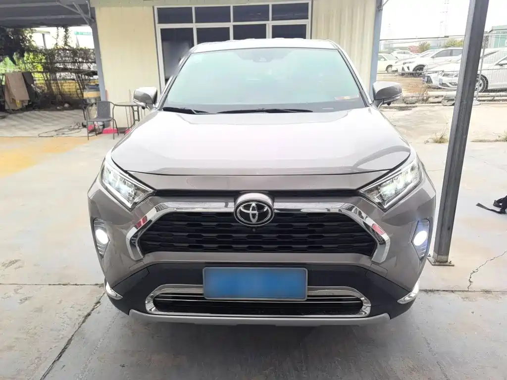 Toyota RAV4 2020 — фото 22