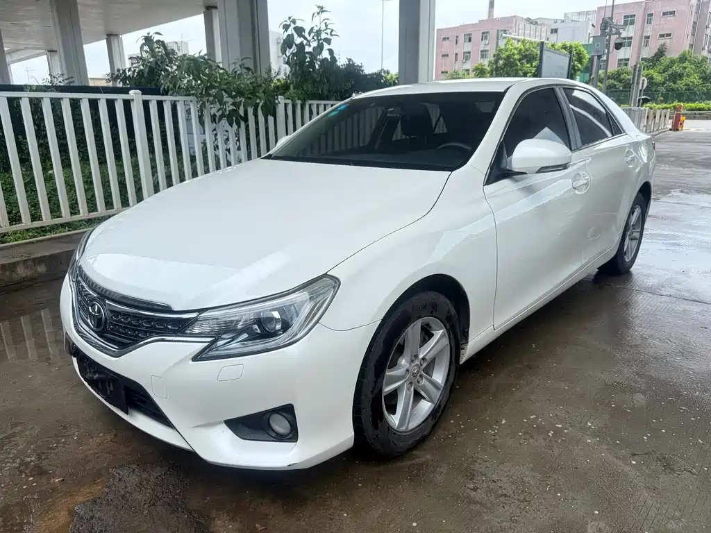 Toyota Reiz 2014