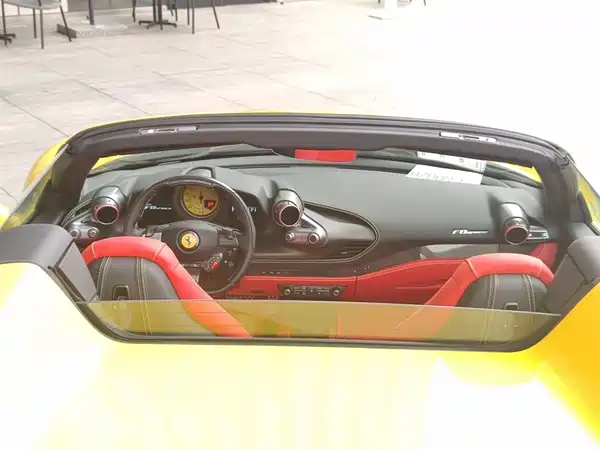 Ferrari F8 2023